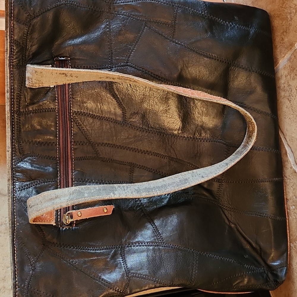 Vaan & Co Black With Brown Accent Leather Tote - Picture 4 of 16